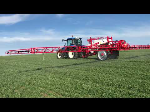 Пръскачка Agromehanika - AGS 2500 EN/HP с 21м щанга при пръскане на пшеница в с. Крушари (Добрич)