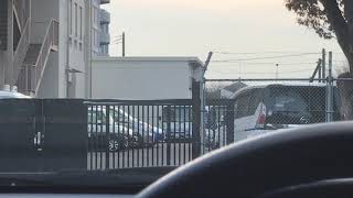 白バイが警察署内で練習