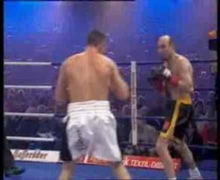 Khoren Gevor knocking out an italian boxer !