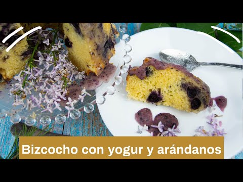 Bizcocho de yogur griego con arándanos