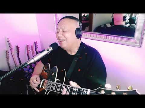 Chris Connolly guitarist