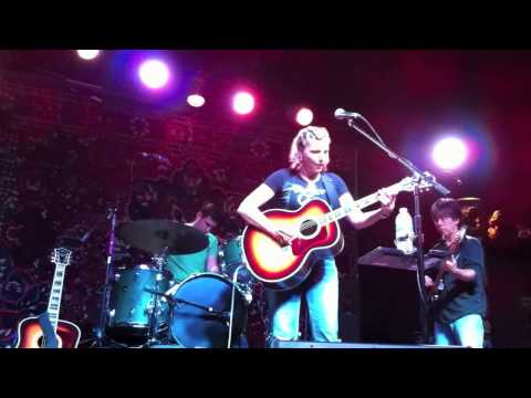 Terri Hendrix: "Moon on the Water"