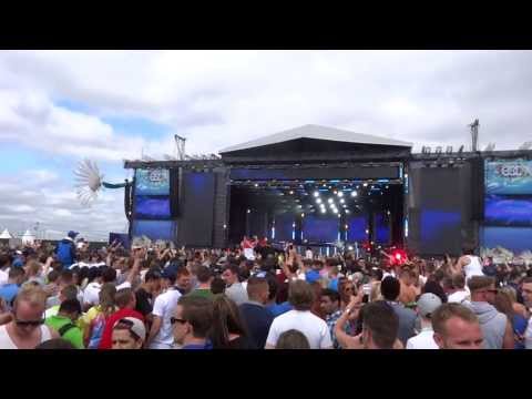 Hardwell - Electric Daisy Carnival EDC London 2013 Part 1 of 8