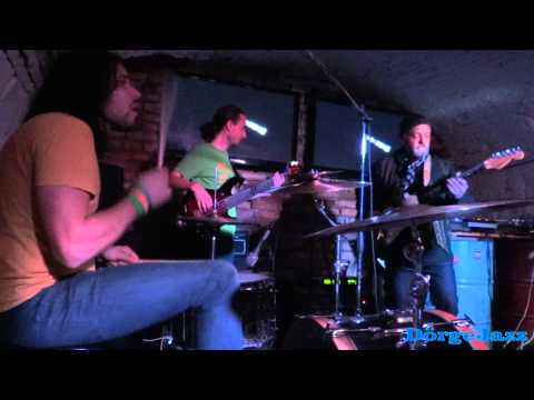 RANDOM TRIP FEAT. SÁRIK PÉTER & MOHAI TAMÁS "2" INSTANT 2012. 02. 28.