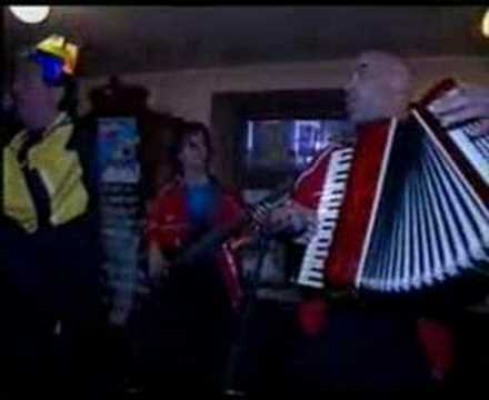 UMMER D'R NEAVER - BIJSMANS 2004