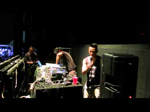 DJ Mikey Opening for Swedish House Mafia Jakarta - Afrojack Remix