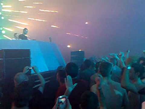 Sean Tyas vs Simon Patterson @ main stage, TE 2010