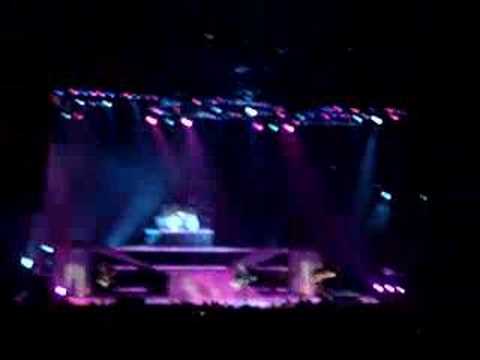 Videoclip de Hum Hallelujah (Live At The Cricket Pavillion /2007) — Fall Out Boy