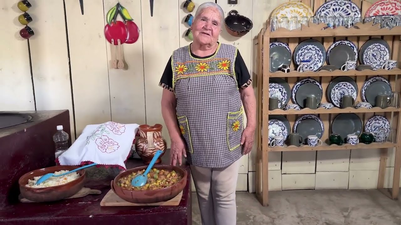 ¡Como la Hacía mi Abuela! Carne de Puerco con Calabacitas (Receta Ranchera) - YouTube