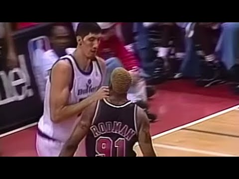 Dennis Rodman FIGHTS Giant 7' 7" Gheorghe Mureșan (1997)