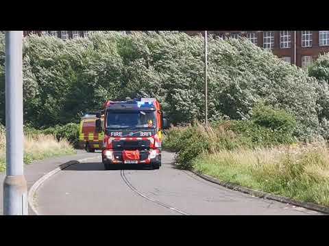 **LIFE RISK** leighs technical response unit turnout from ashton fire station!!! GMFRS