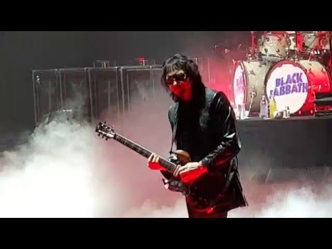 Black Sabbath - War Pigs -Chicago - 01/22/16 - FULL HD!!!!