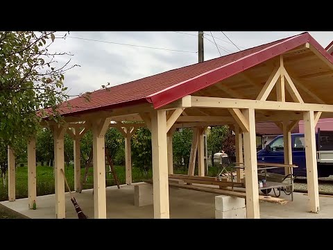 Foisor sau terasa de lemn in constructie