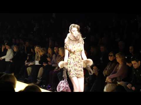 Milan Fashion Week Woman: Enrico Coveri F/W 2010-2011 (II)
