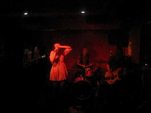 Entertainer (Live) - Joana And The Wolf