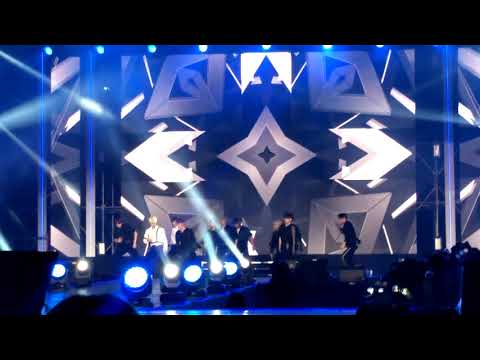 18/11/17  WANNA ONE - LIGHT  AT HEC KOREA CONCERT THAILAND