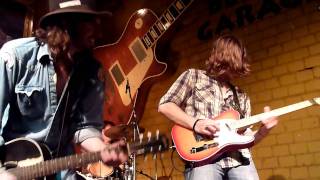 Micky and The Motorcars - Love Is Where I Left It