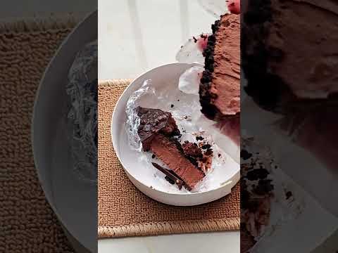 Chocolate Cake ASMR | #asmr #chocolatecake #chocolate #cakeasmr #chocolateeating #eatingsounds