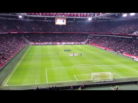 [4-12-16] 1 minuut stilte voorafgaand aan Ajax - FC Groningen voor Chapecoense