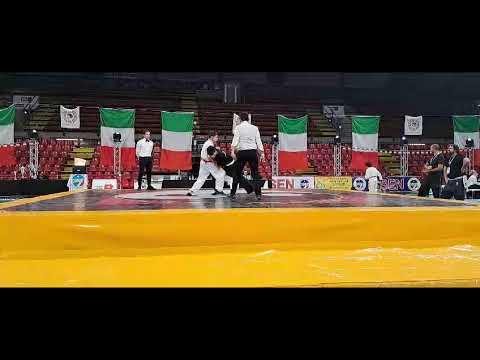 Semifinale 1° round Tui Sho in movimento cadetti 13/15 anni 55/60 kg maschile vinta da Mirko (nero)