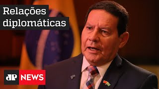 Mourão prega cautela e acredita que Bolsonaro está esperando decisões dos EUA