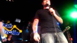 Maybe Holding Hands Wasn&#39;t Such A Good Idea- Modern Day Escape