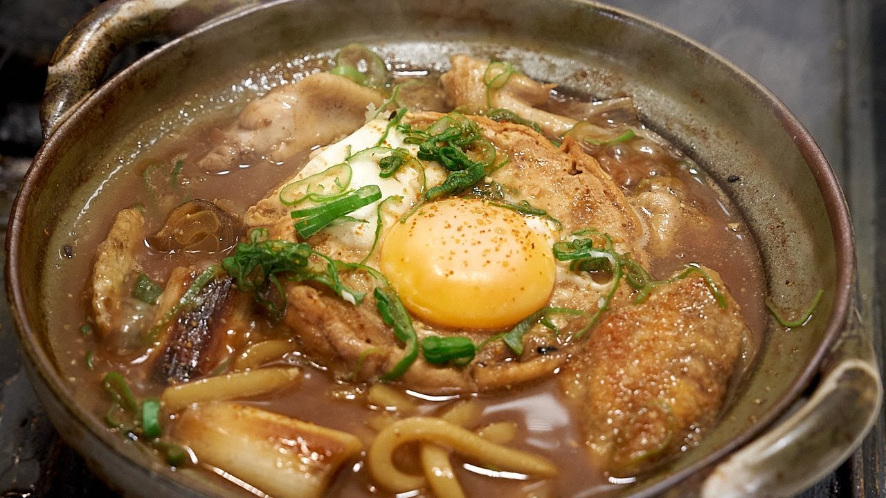 名古屋風手羽先煮込みうどん