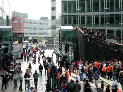 Close Act // Saurus @ Zodiak Commune - Queensday Festival 2010 [30-04-2010, Kennedyplein, Eindhoven]