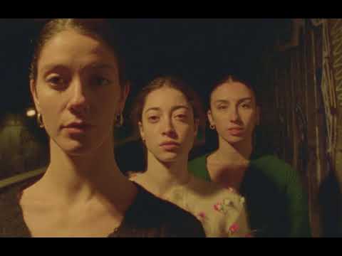 Φοίβος Δεληβοριάς - Απόψε Είμαι Κοντά Σου (Official Video)