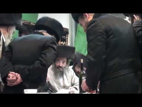 כ"ק האדמו"ר מלעלוב שליט"א  בטיש מלוה מלכה בעיירת lelow