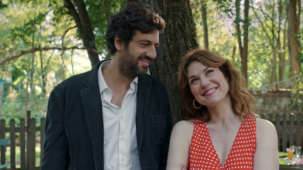 Miniature de la vidéo Double foyer de Claire Vassé - Bande annonce du film Double foyer