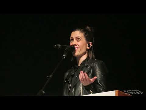 19/20 Tegan & Sara - Tegan Needs Teleprompters + WDTGG @ Queen Elizabeth Theatre, Vancouver 10/28/17