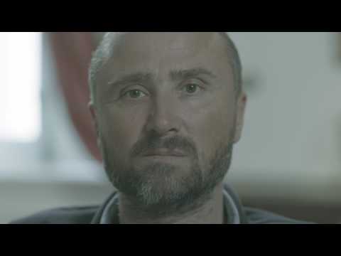 Alexandre Brasseur lit un texte de Jean d'Ormesson