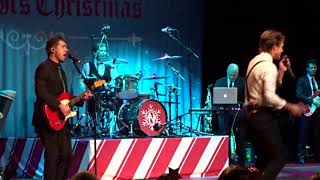 November 25, 2017 - Hanson Finally Its Christmas show in Toronto - Christmas (Baby Please Come Home)