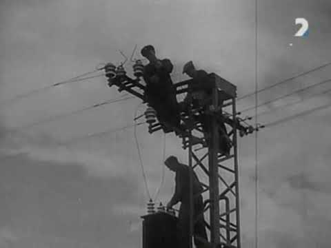 Zvolenská Slatina 1946   V Slatine zaviedli elektrinu