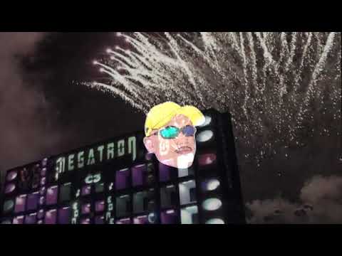 ELA ME OLHA E VÊ UM BANCO   MC SATI MARCONEX MC VH360P