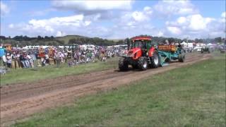 preview picture of video 'Zetor UK, Forterra HSX 140 / Tractor pulling 03/08/2013'