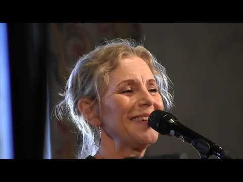 Helen Sjöholm i Norra Sandsjö kyrka 4 april 2025