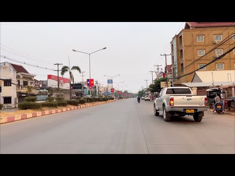 Dirigindo🚘 cidade de Pakse, província de Champasack, Laos🇱🇦(é uma cidade econômica)