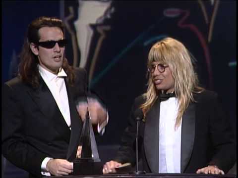 Motley Crue Wins Heavy Metal/Hard Rock Album - AMA 1991