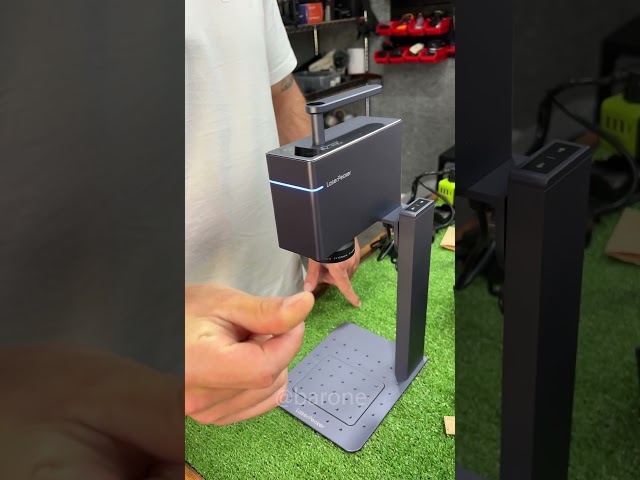 Vídeo relacionado con Curia Grabador Bolígrafo clásico metal PERSONALIZADO grabado con el texto que indiques. Modelo plata brillo