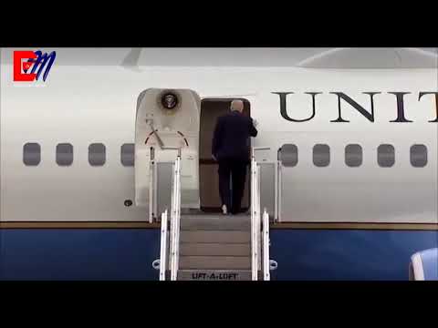 FUNNY!!....TOILET PAPER STUCKS IN DONALD TRUMP'S SHOE AS HE BOARDS AIR FORCE 1