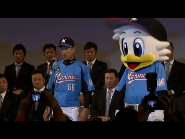 【2015マリーンズ出陣式】岡田がマリンフェスタ限定ユニフォームで登場!!「全勝します」