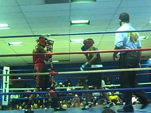 Johnny Dasilva Vs Cronell Hines 141Lbs Golden Gloves 2012 Open Div.