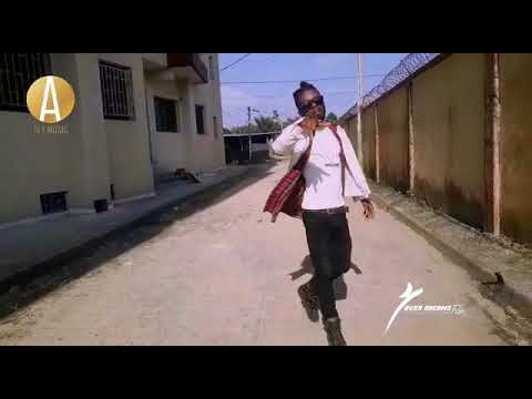 follow me#chris Brown wa yi nze