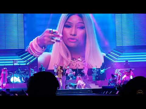 170919 Ariana Grande - Side To Side