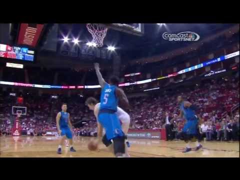 [10.21.13] Omer Asik - Lay Up vs Mavericks (Preseason)