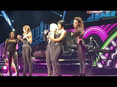 The Shoop Shoop Song - Cher - live in Ziggodome Amsterdam  30-09-2019
