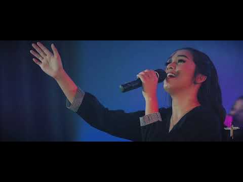 Putri Ayu - Saat Ku Pandang KekudusanMu When I Look Into Your Holiness