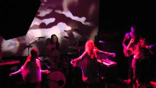 Austra - Spellwork || live @ 013 Tilburg / incu11 || 16-09-2011 (2/2)